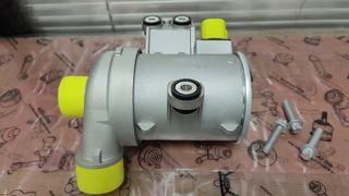 11518635090 ปั๊มน้ำไฟฟ้าเหมาะกับ BMW 35i 535i 640i 740i X3 X4 X5 X6
